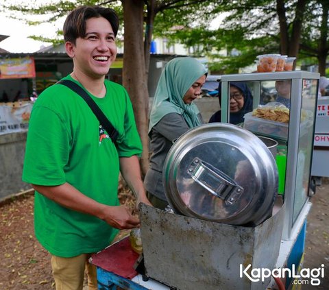 Berubah Drastis! Artis Sidik Eduard Kini Dagang Bakso Cilok, Segini Keuntungannya Perhari