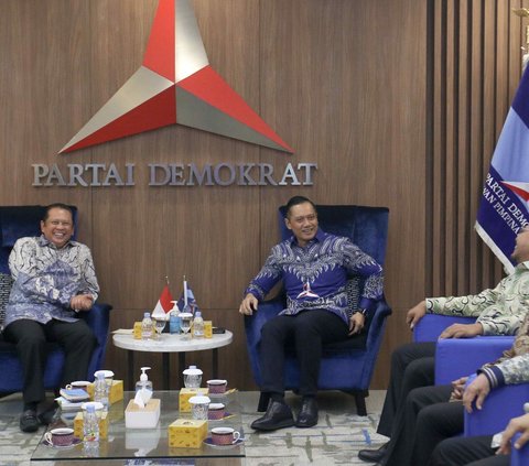 FOTO: Momen AHY Terima Kunjungan Ketua MPR di Markas Demokrat, Bahas Ongkos Politik Makin Mahal