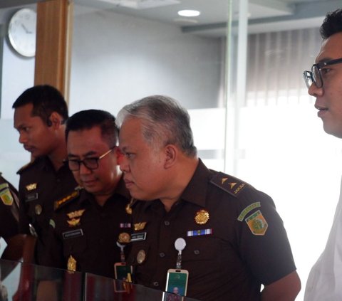 Kapuspenkum Dr. Harli Siregar Sambangi Dapur Redaksi Media TEMPO