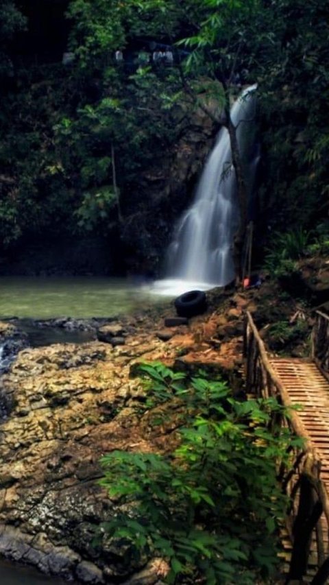 Merasakan Keunikan Curug Ciangin Subang, Bisa Uji Adrenalin Melompat dari Ketinggian 7 Meter