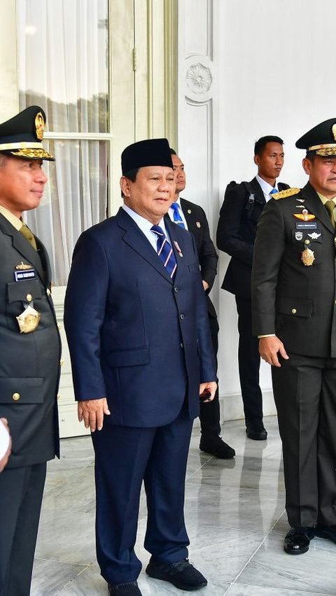 Sikap Mengejutkan Menhan Prabowo Saat Sadar Jalan Injak Karpet Merah Istana