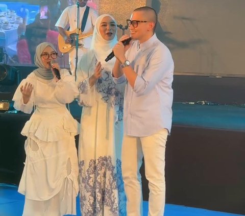 Potret Rezky Aditya Debut Jadi Penyanyi Langsung Duet Bareng Nissa Sabyan, Citra Kirana 'Kok Bisa Pede Banget'