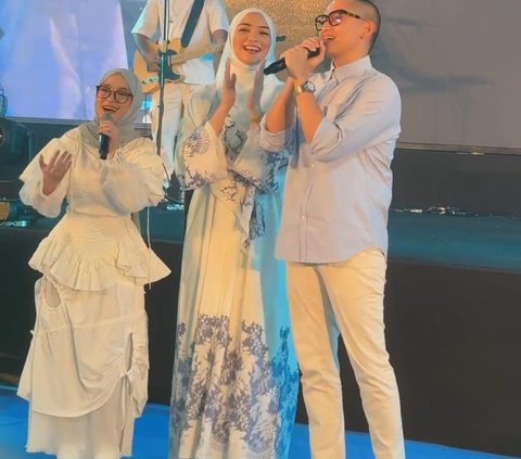 Potret Rezky Aditya Debut Jadi Penyanyi Langsung Duet Bareng Nissa Sabyan, Citra Kirana 'Kok Bisa Pede Banget'