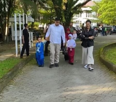 Portrait of Bobby and Kahiyang's First Day of School, Guarded by Paspampres