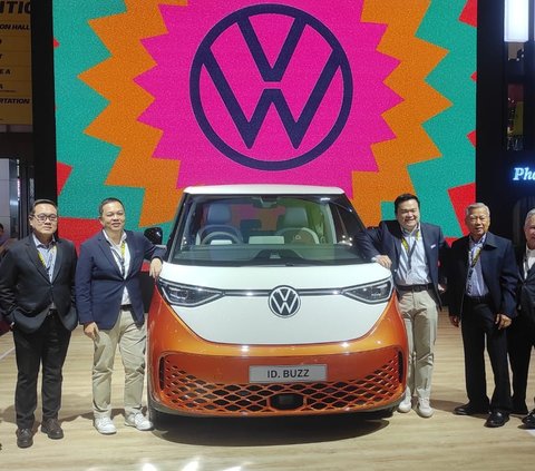 Volkswagen Resmi Luncurkan VW ID. Buzz di GIIAS 2024, Harga Rp1,3 Miliar