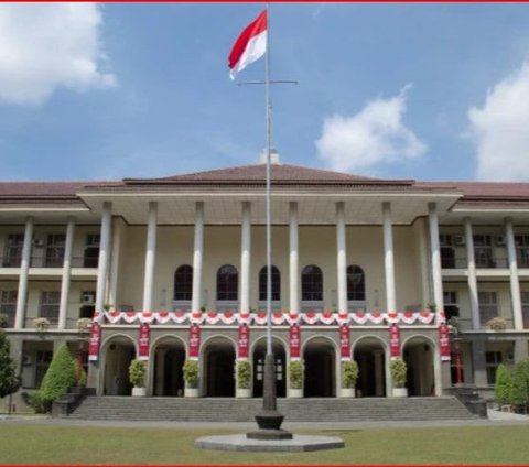 Terinspirasi dari Sosok Najwa Shihab, Anak Petani Singkong Asal Toraja Ini Berhasil Kuliah Gratis di UGM