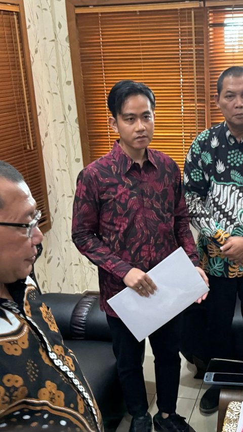 Depan DPRD Surakarta, Gibran Blak-blakan Alasan Baru Mundur Sebagai Wali Kota