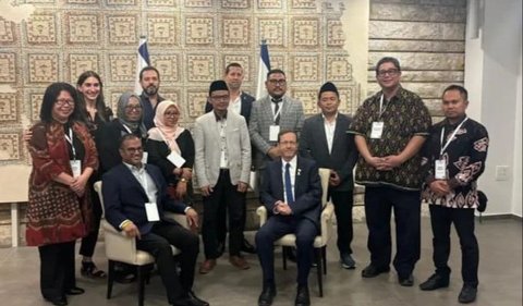 Gus Yahya juga mengaku tidak bisa menyalahkan pihak Israel dalam hal ini, sebab mereka juga memiliki kepentingan tersendiri.<br>