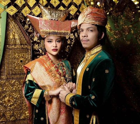 Both Use Minang Custom! 10 Comparison of Aaliyah-Thariq VS Atta-Aurel Pre-wedding Styles, Who is More Luxurious?