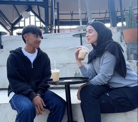 6 Moments Sonya Fatmala and Hengky Kurniawan Tempted by High School Students