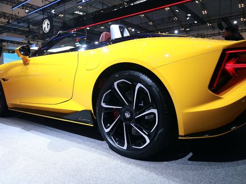 Portrait of MG Cyberster Electric Sports Car at GIIAS 2024, It Can Reach a Speed of 100 KM/Hour in 3.2 Seconds