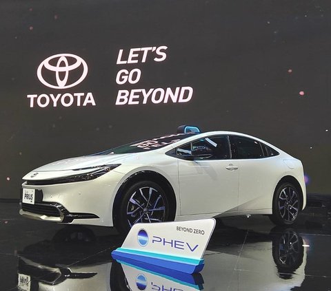 Lineup of Toyota's Latest Hybrid Cars at GIIAS 2024, Including the All New Prius