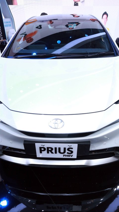 Potret Mobil Hybrid Terbaru Toyota di GIIAS 2024, Punya Desain Mirip Hiu Kepala Palu<br>