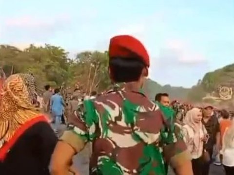 Kakak Adik Jadi Pasukan Elit TNI, Momen Sang Kakak Kopasus Penuh Rasa Bangga Beri Hormat Adiknya yang Resmi Jadi Marinir