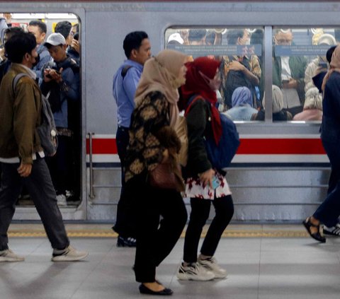 Viral Penumpang KRL Kepanasan karena AC Gerbong Tak Menyala, PT KAI Beri Penjelasan Begini