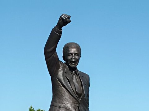 Sejarah Singkat Hari Nelson Mandela