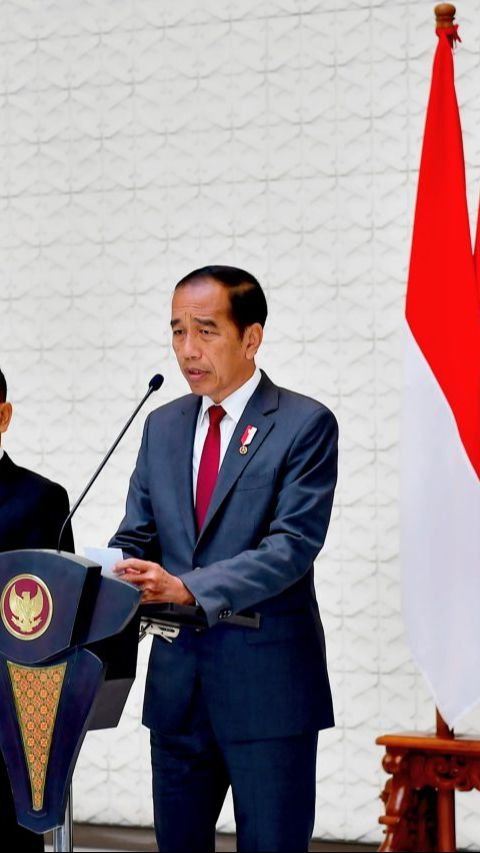 Air Muka Jokowi Langsung Berubah, Buru-Buru Bantah Soal Pembatasan BBM Subsidi