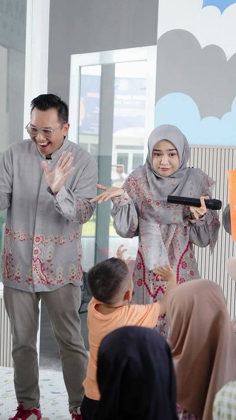 Pesona Ria Ricis Jadi Bu Guru, Mengajar di Sekolah Anak Usia Dini