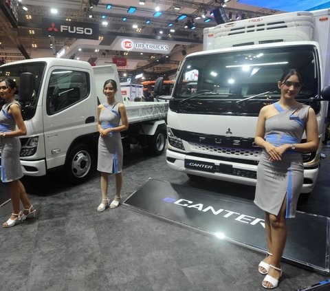 Pameran GIIAS 2024 sendiri menampilkan berbagai inovasi terbaru dalam industri otomotif, dengan fokus pada kendaraan listrik dan teknologi hijau. Foto: merdeka.com / Arie Basuki<br>