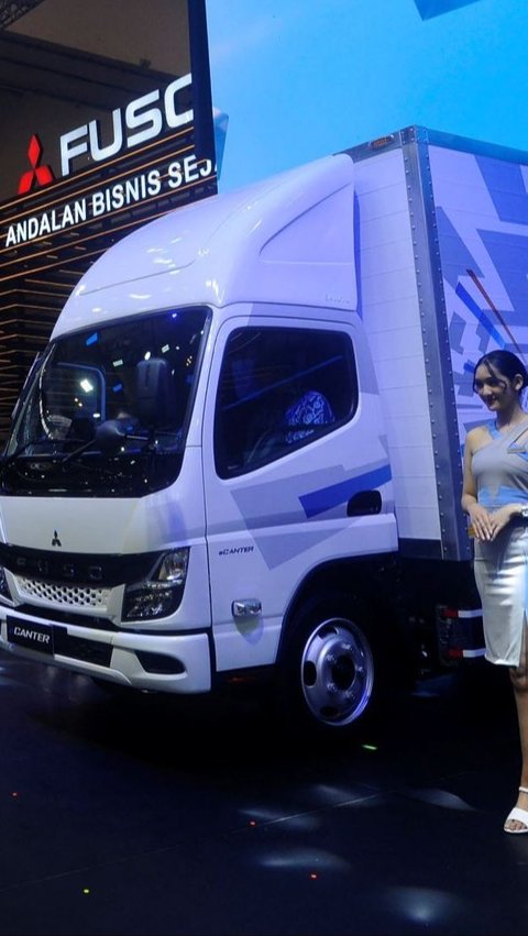 FOTO: Penampakan Truk Listrik Pertama Indonesia Mejeng di GIIAS 2024