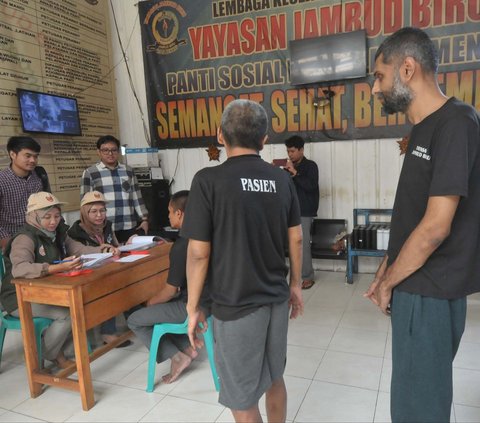 FOTO: Puluhan ODGJ di Bekasi Ikut Pencocokan Data Pemilih untuk Pilkada 2024