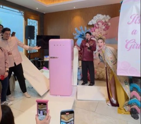 Exciting Portraits of Patricia Gouw's Gender Reveal Event, with Barongsai Performance!