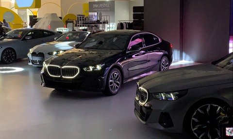 BMW Luncurkan 5 Model Baru di GIIAS 2024, Ada Satu Mobil Listrik