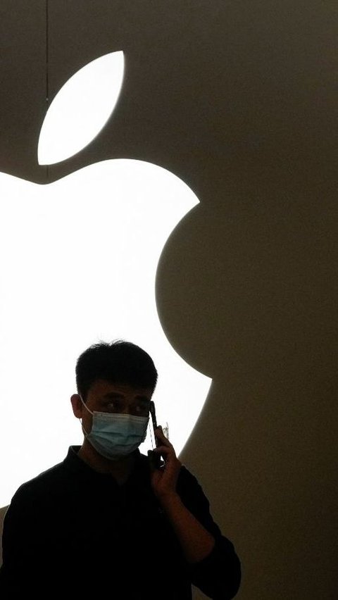 Pada Februari lalu, Apple diduga menghentikan pengembangan layar lipat setelah layar lipat yang dipasok Samsung “rusak setelah beberapa hari” setelah pengujian serius oleh Apple. 