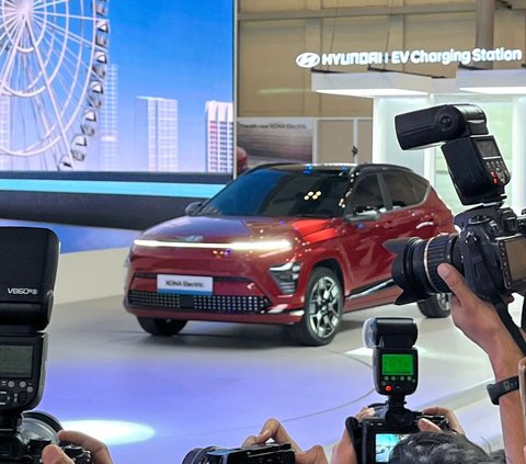 Hyundai Kona Electric Mejeng di GIIAS 2024, Harga Diumumkan Mulai Rp499 Juta