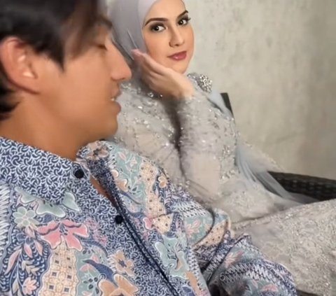 Tampil Cantik Kenakan Kebaya, Ini Deretan Potret Irish Bella 'Tunangan' Setelah Resmi Bercerai Dari Ammar Zoni