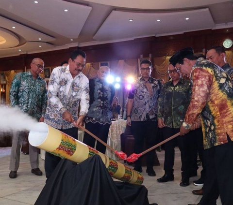 Sahbirin Noor Launching Logo, Tema dan Kick Off Semarak Hari Jadi ke-74 Provinsi Kalsel