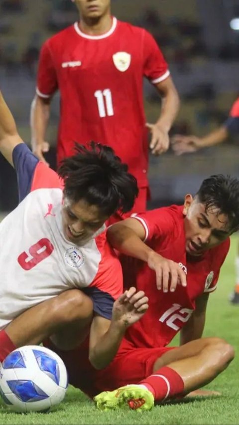 Dengan hasil ini Garuda Muda sementara memimpin Grup A di atas Timor Leste yang hanya menang 3-2 atas Kamboja di laga lainnya. (Bola.com/Aditya Wany)