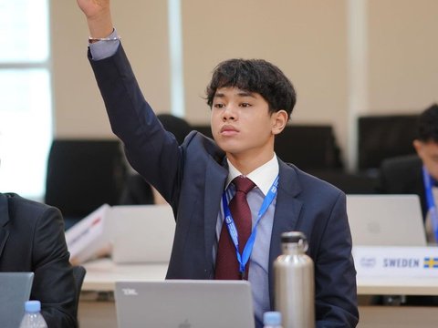 Ganteng! Potret Karan Singh Anak Bunga Zainal Ikut Summer Program di Kampus Top Amerika, Netizen Ramai Sebut Calon Mantu