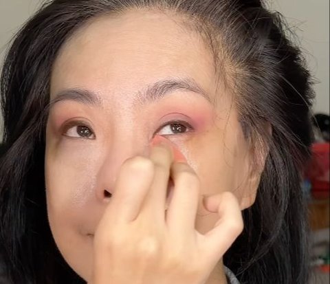 Don't Use Concealer, Highlight Textured Skin This Way