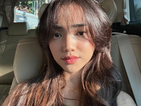 Momen Fuji Unggah Foto Selfie di Mobil Hingga Tulis Caption yang Bikin Heboh: Yang Diacak-acak Rambutnya, yang Berantakan Hatinya