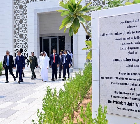 FOTO: Megahnya Masjid Presiden Joko Widodo di Abu Dhabi, Simbol Eratnya Persahabatan Indonesia dan UEA