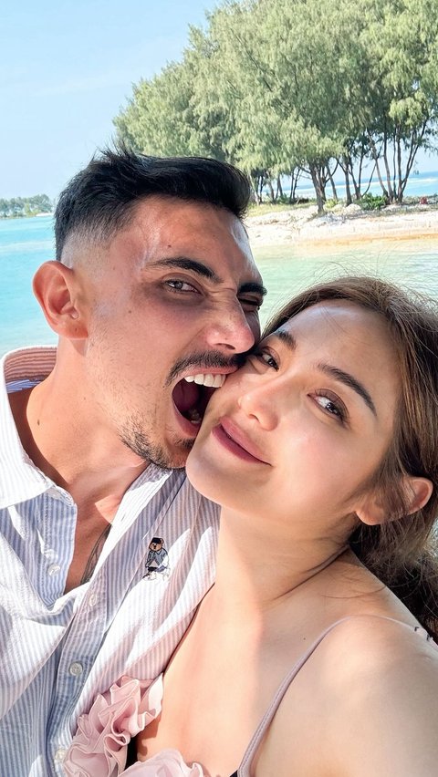 Momen Keseruan Jessica Iskandar saat Babymoon ke Pulau Payung, Penampilan Bumil Disebut Makin Cantik