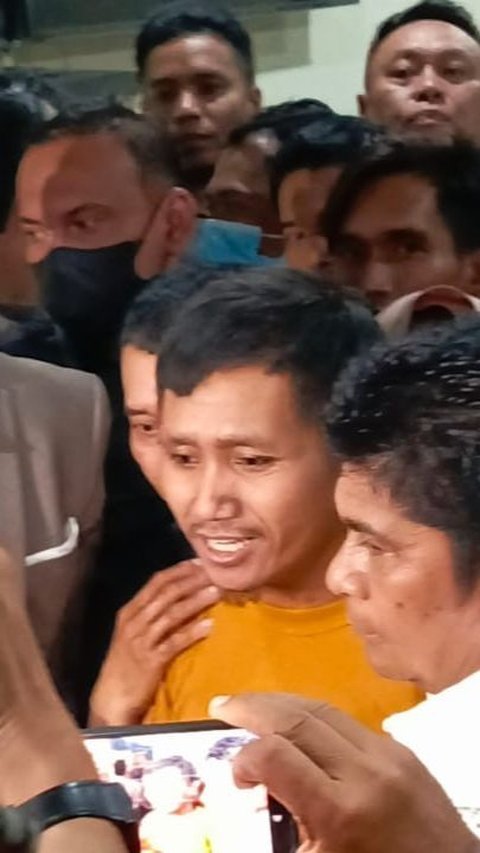 Makin Keren, Pegi Setiawan Saat Borong Baju Baru di Mal Bareng Pengacara Banyak yang Minta Foto