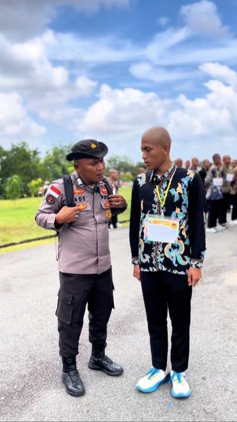 Bukan Anak Ustaz dan Hanya Anak Penjual Martabak<br>