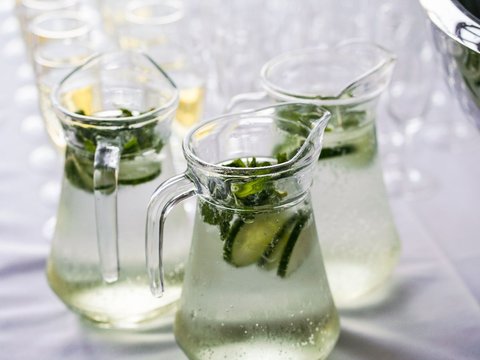 Minum Teh Hijau atau Infused Water