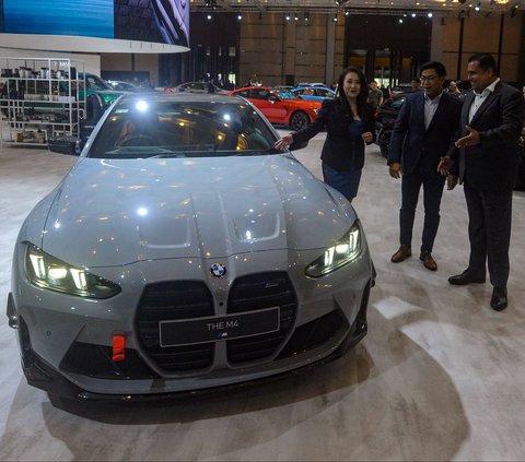 FOTO: Sangarnya BMW M4 Competition Coupe M xDrive Mejeng di GIIAS 2024, Harga Fantastis!