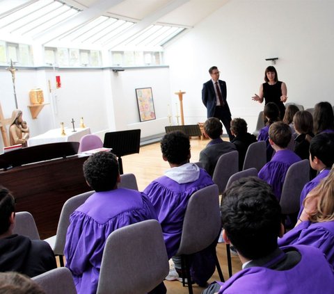 This Prestigious School in London Tests the Duration of a 12-Hour School Day