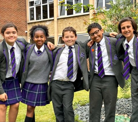 This Prestigious School in London Tests the Duration of a 12-Hour School Day