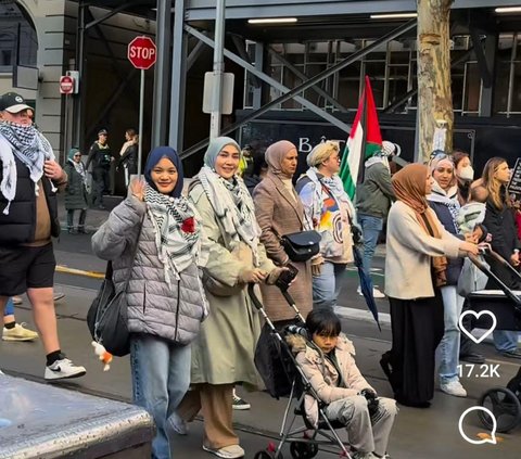 Potret Arie Untung Sekeluarga Ikut Demo Bela Palestina di Australia, Bareng Emak-emak Bule Pemberani
