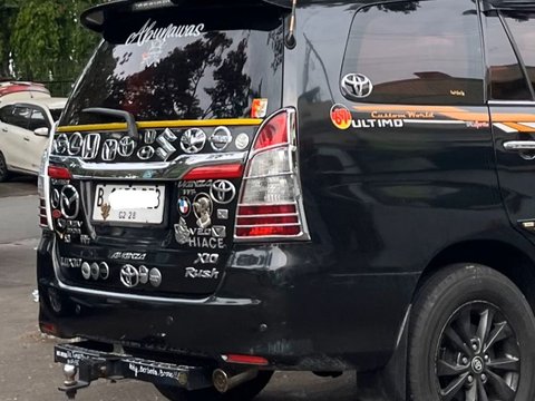 5. Teman yang tadi memiliki Corolla