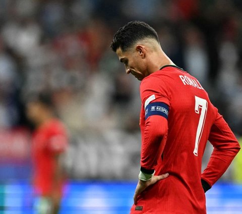 FOTO: Momen Cristiano Ronaldo Gagal Penalti Sampai Nangis Tersedu-sedu Saat Portugal vs Slovenia di Euro 2024