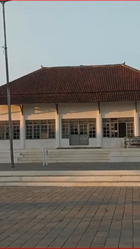 Gedung Peninggalan Belanda Ini Berada di Tengah Ruang Terbuka Hijau, Dulunya Terminal Bus