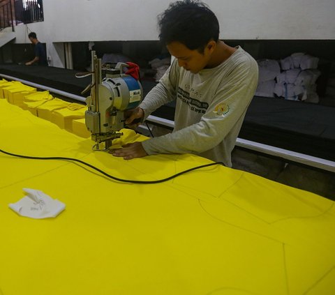FOTO: Jurus Perusahaan Konfeksi Ini Bertahan di Tengah Lesunya Industri Tekstil