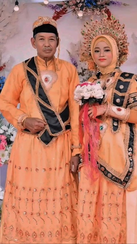 Viral Wedding with 60-Year Age Difference in Batam, See the Pictures at the Wedding Stage Mistaken for Grandfather and Granddaughter