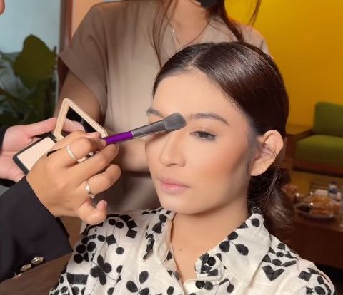 Makeup Artist Uploads the Makeup Process of the Wife of the Candidate for Vice President of Indonesia, Netizens are Captivated by Selvi Ananda's 'Plain' Appearance